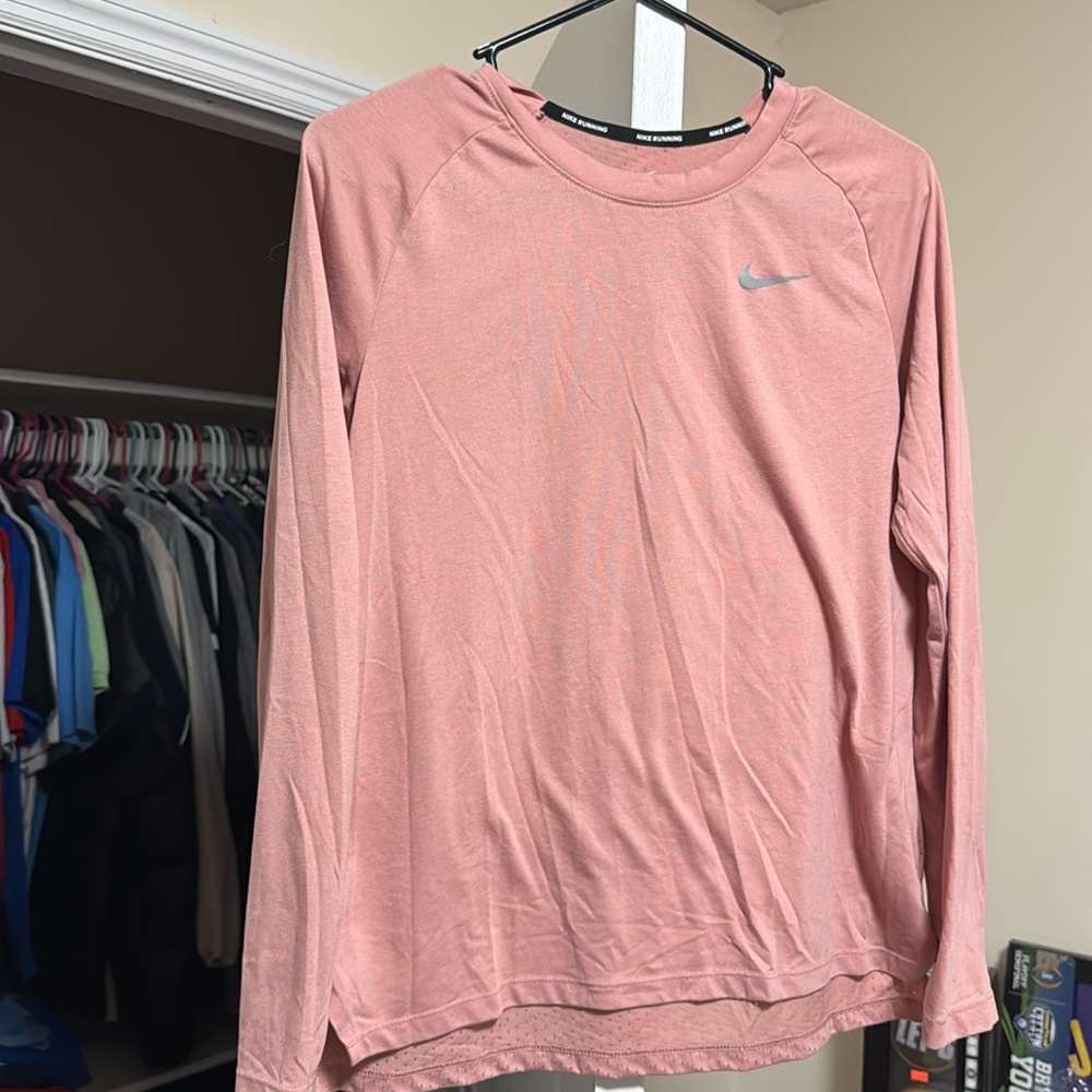 Men’s Nike running shirt